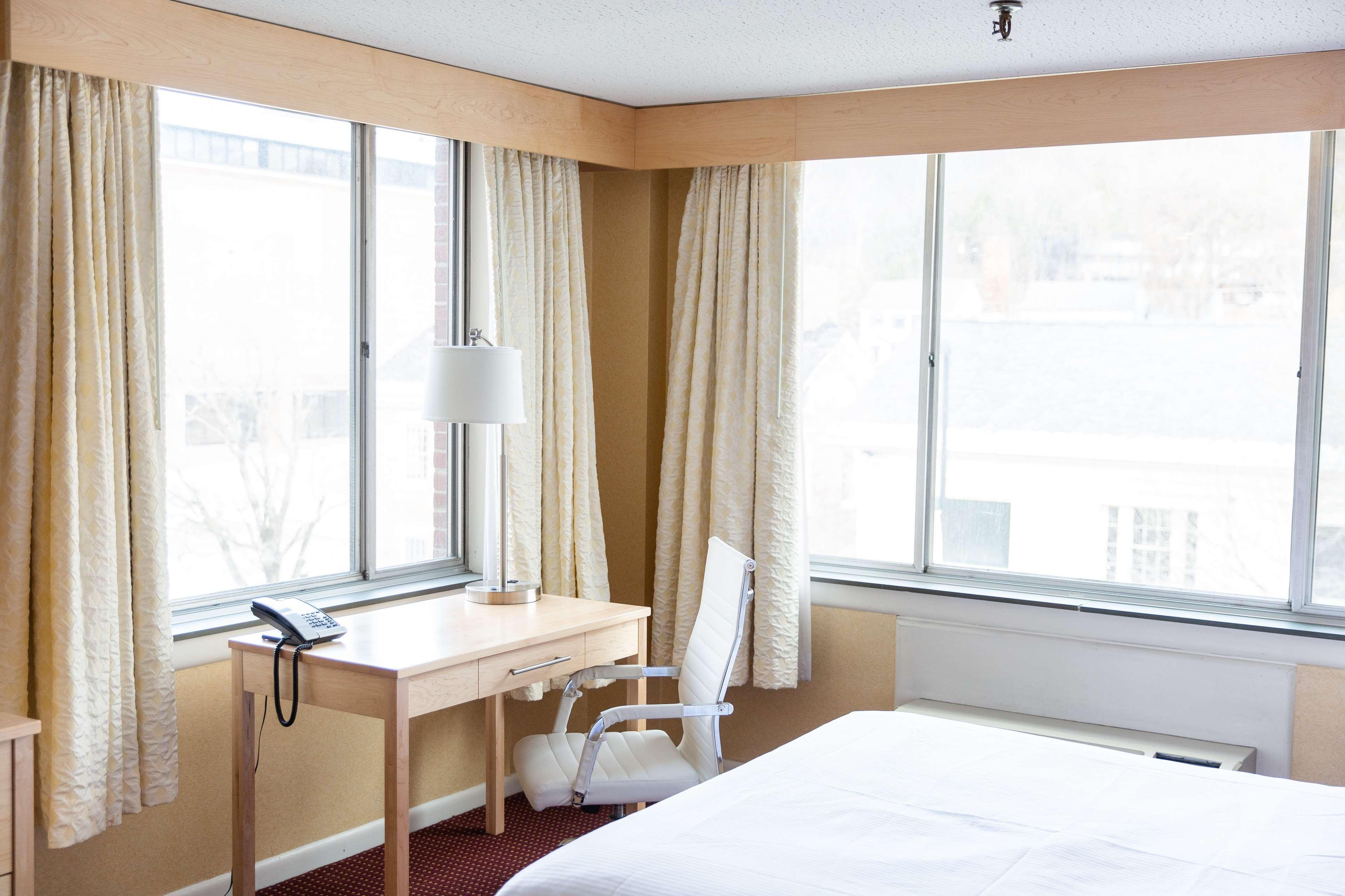 Capitol Plaza Hotel Montpelier Tapestry Collection By Hilton 外观 照片