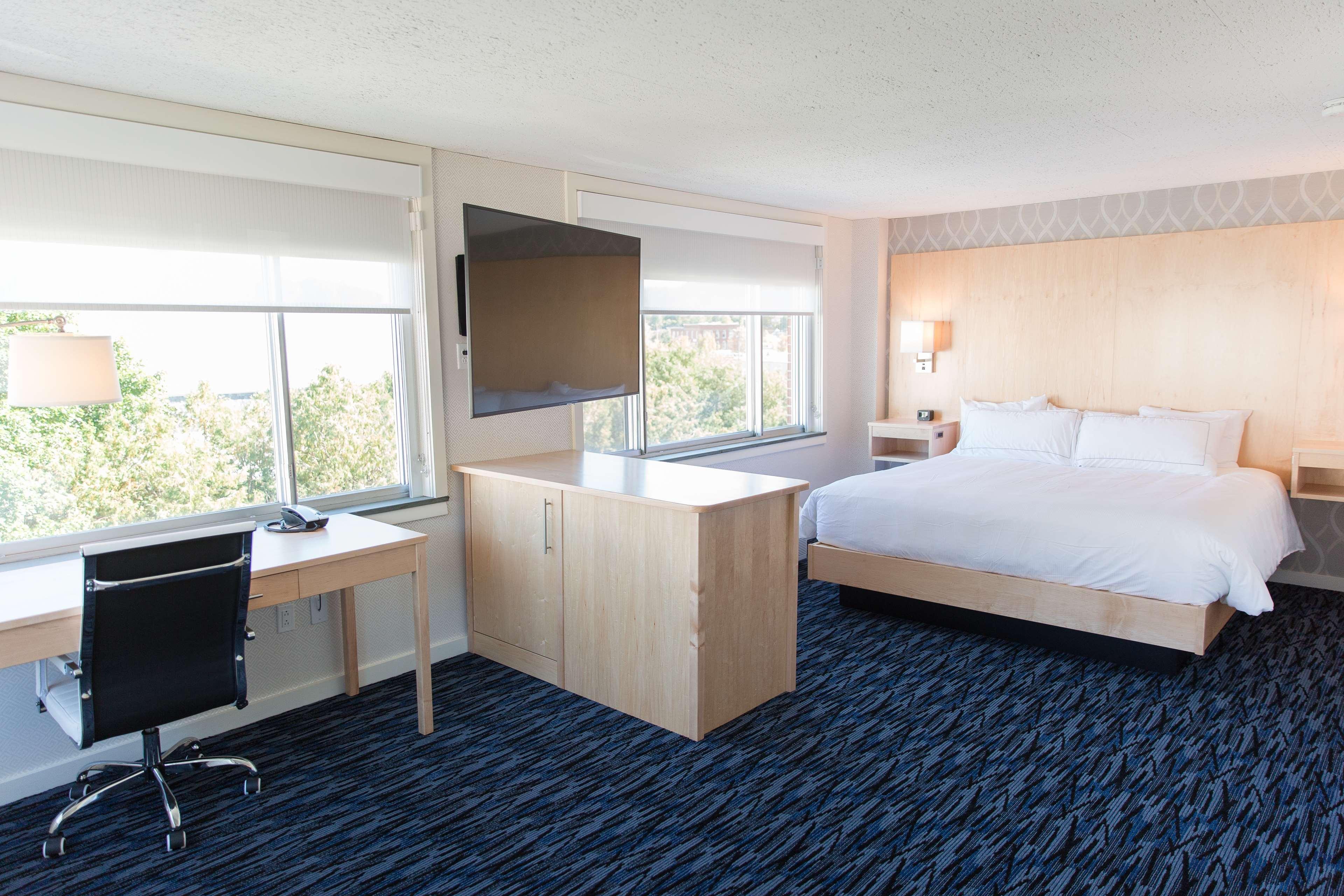 Capitol Plaza Hotel Montpelier Tapestry Collection By Hilton 外观 照片