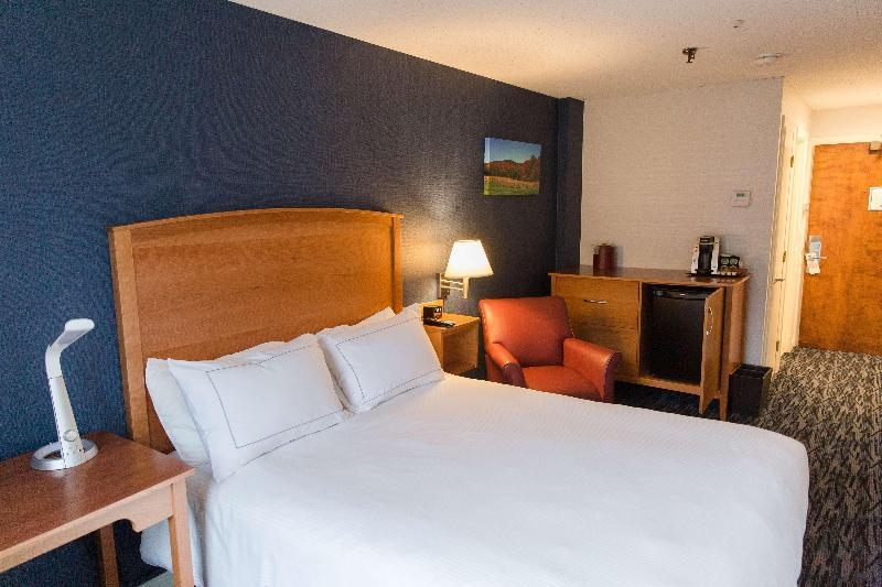 Capitol Plaza Hotel Montpelier Tapestry Collection By Hilton 外观 照片