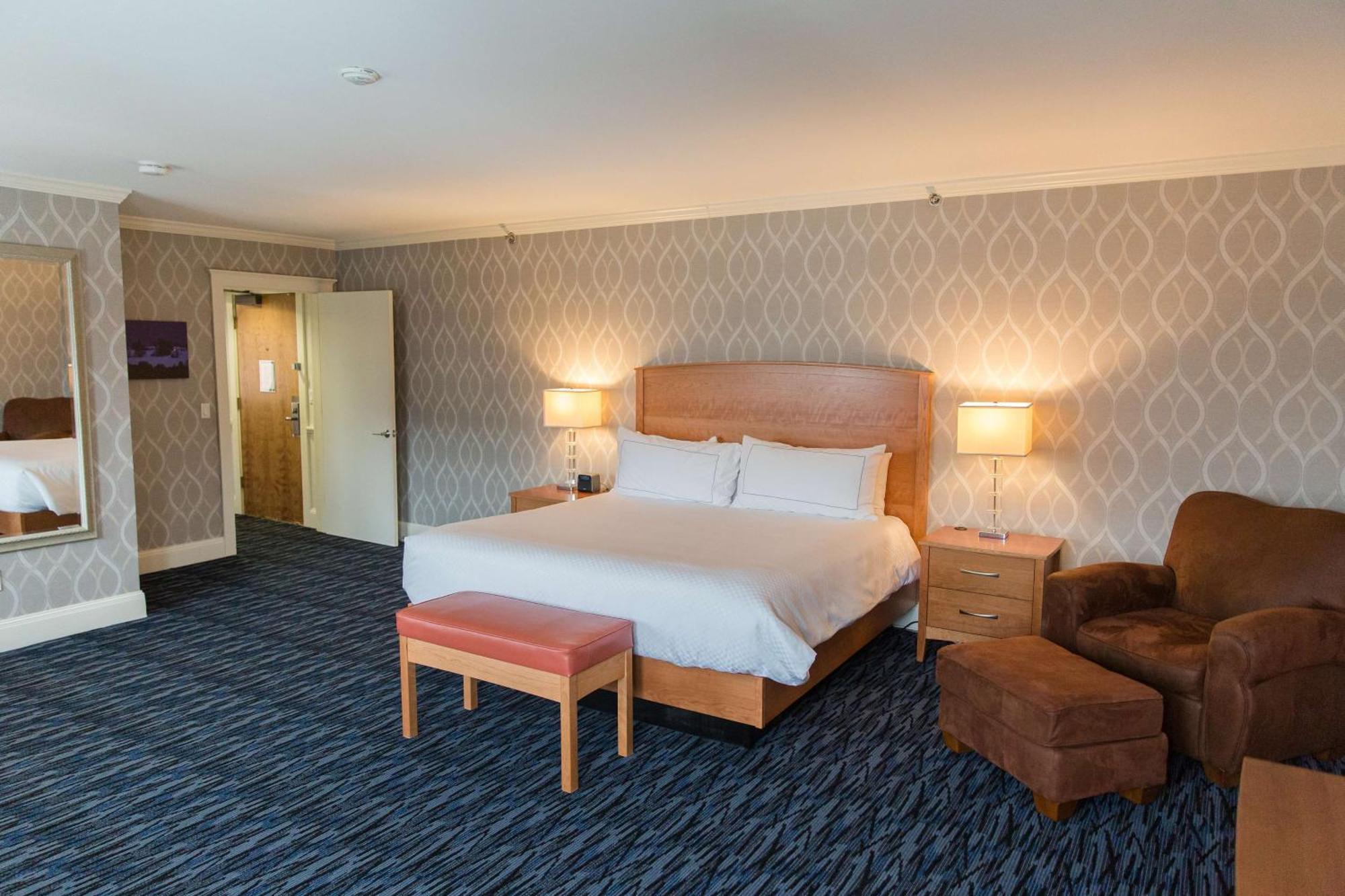 Capitol Plaza Hotel Montpelier Tapestry Collection By Hilton 外观 照片