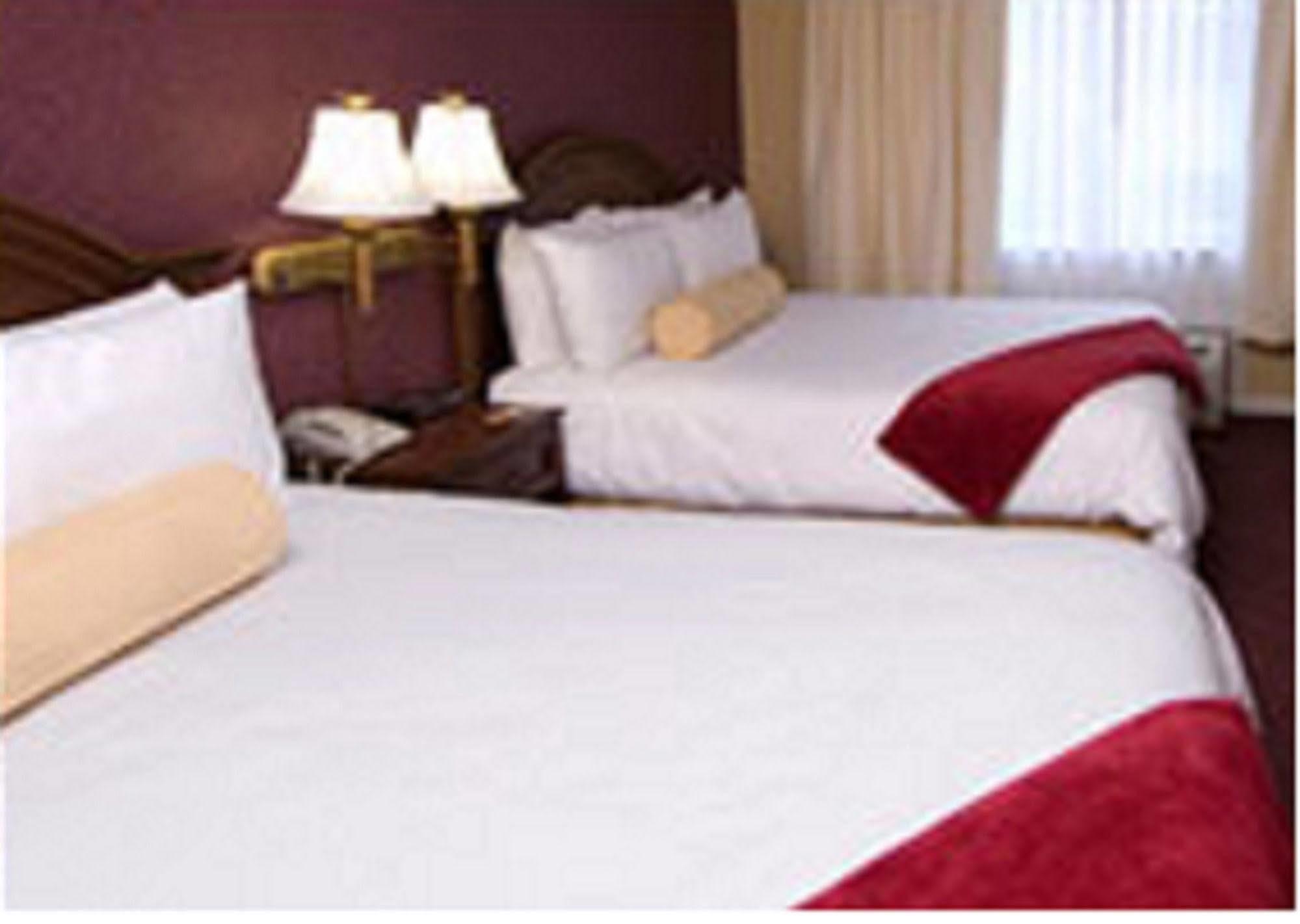 Capitol Plaza Hotel Montpelier Tapestry Collection By Hilton 外观 照片