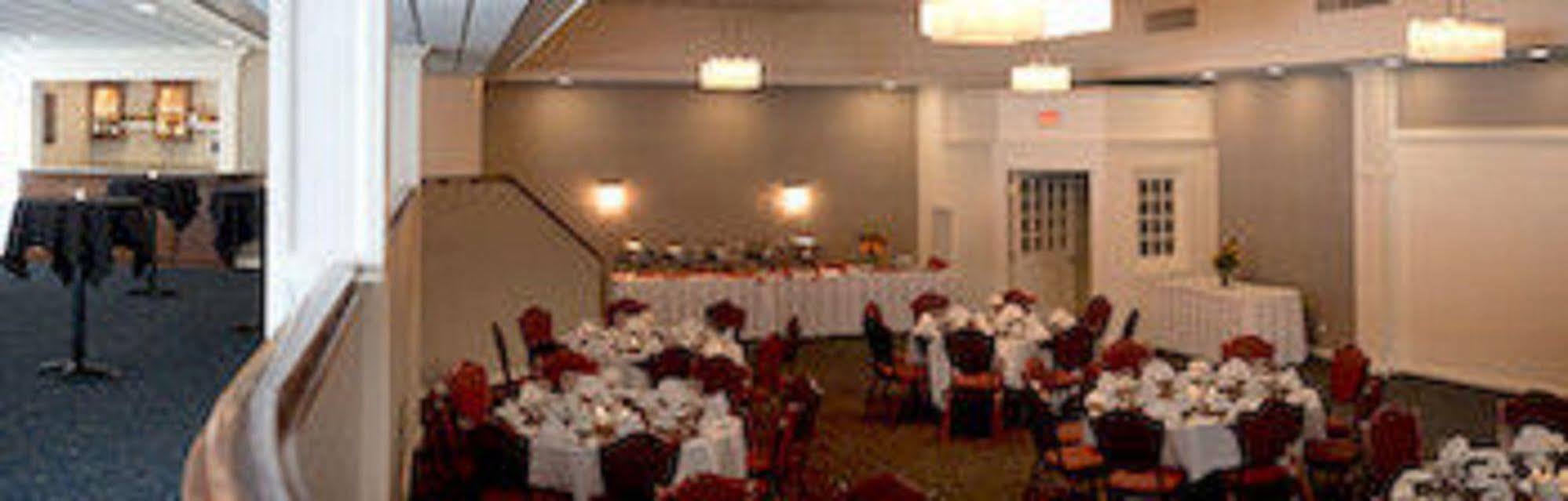 Capitol Plaza Hotel Montpelier Tapestry Collection By Hilton 外观 照片